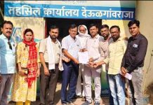 वार्तांकनासाठी धावणाऱ्या पत्रकारांना इंधनाची गरज पत्रकारांसाठी राखीव कोट्यातून इंधन द्या; व्हाईस ऑफ मीडियाची तहसीलदारांकडे मागणी