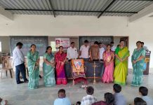 महात्मा ज्योतिबा फुले विद्यालय शिरपूर येथे जायन्टस ग्रुप ऑफ लक्ष्य सखी यांच्यातर्फे गरजू विद्यार्थ्यांना वह्या वाटप