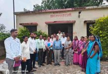 शिरपूर तालुक्यातील आदर्श गाव अंतर्गत राज्याचे माजी सचिव जयंत भाटिया यांची जातोडा येथे भेट